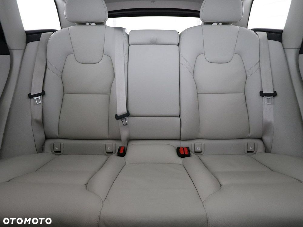 Volvo XC 60 T6 Plug-In Hybrid AWD Inscription Expression - 18