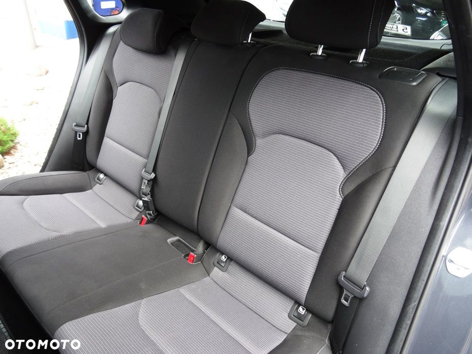 Hyundai i30 1.5 DPI Classic + - 17