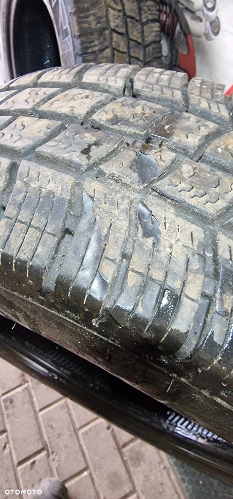 OPONY Wielosezonowe Vredestein 215/65 R15C 102/104T 2023R - 9