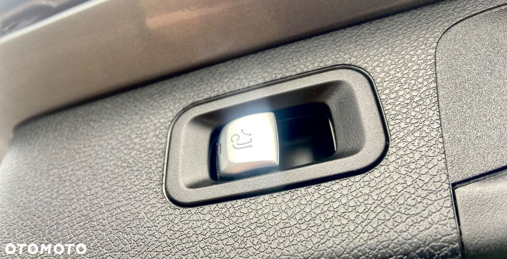 Mercedes-Benz Klasa E 220 d 9G-TRONIC AMG Line - 28