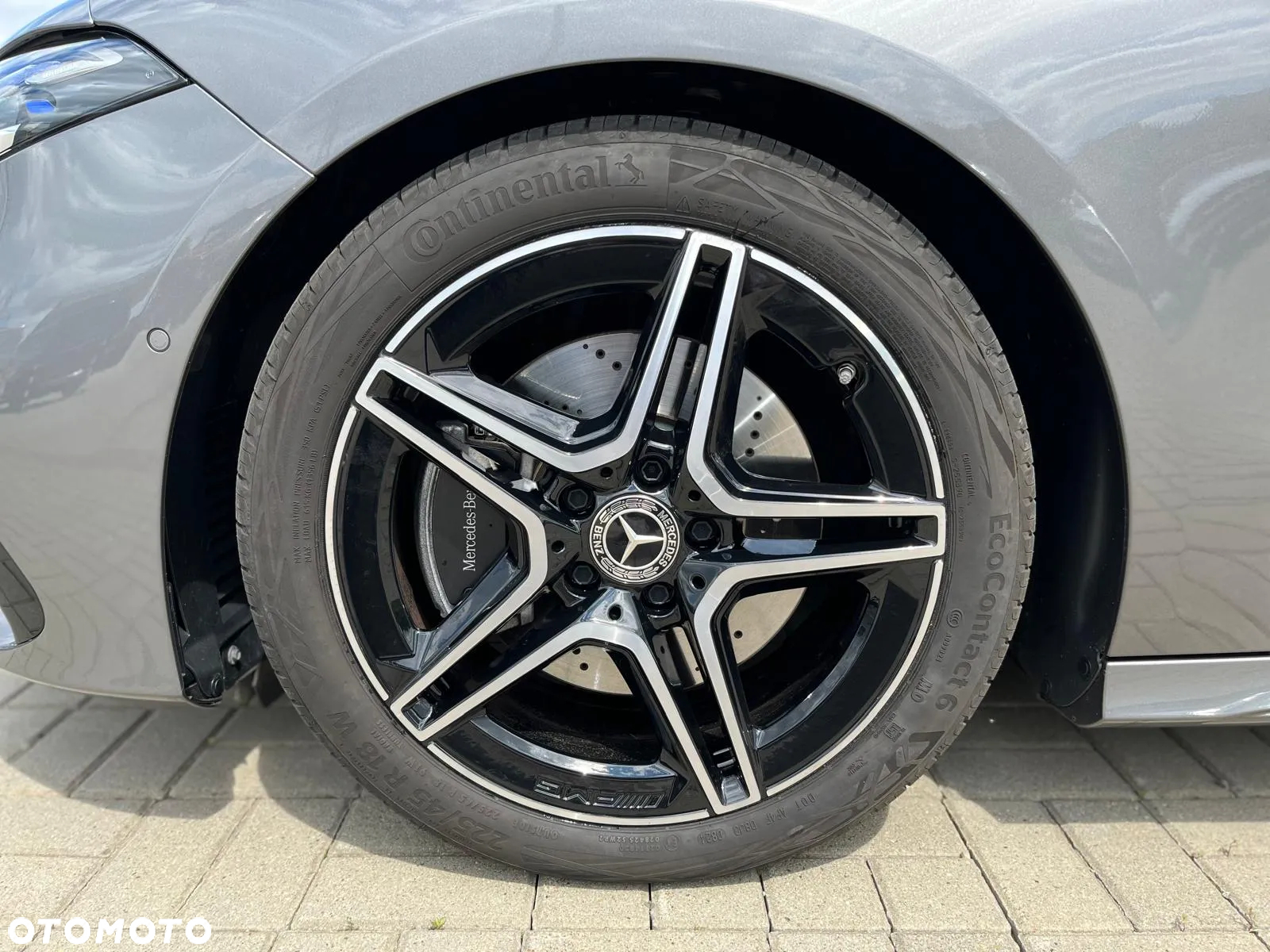 Mercedes-Benz Klasa A 220 4-Matic AMG Line 8G-DCT - 17