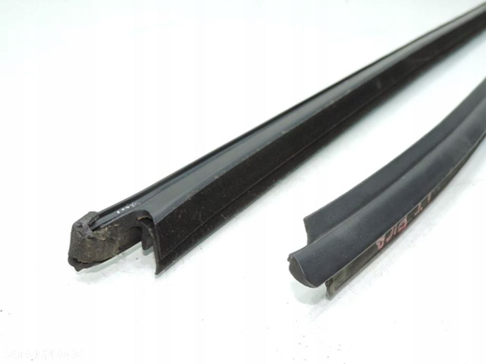 LISTWA ZGARNIAJĄCA LEWY TYŁ CITROEN XSARA PICASSO - 2