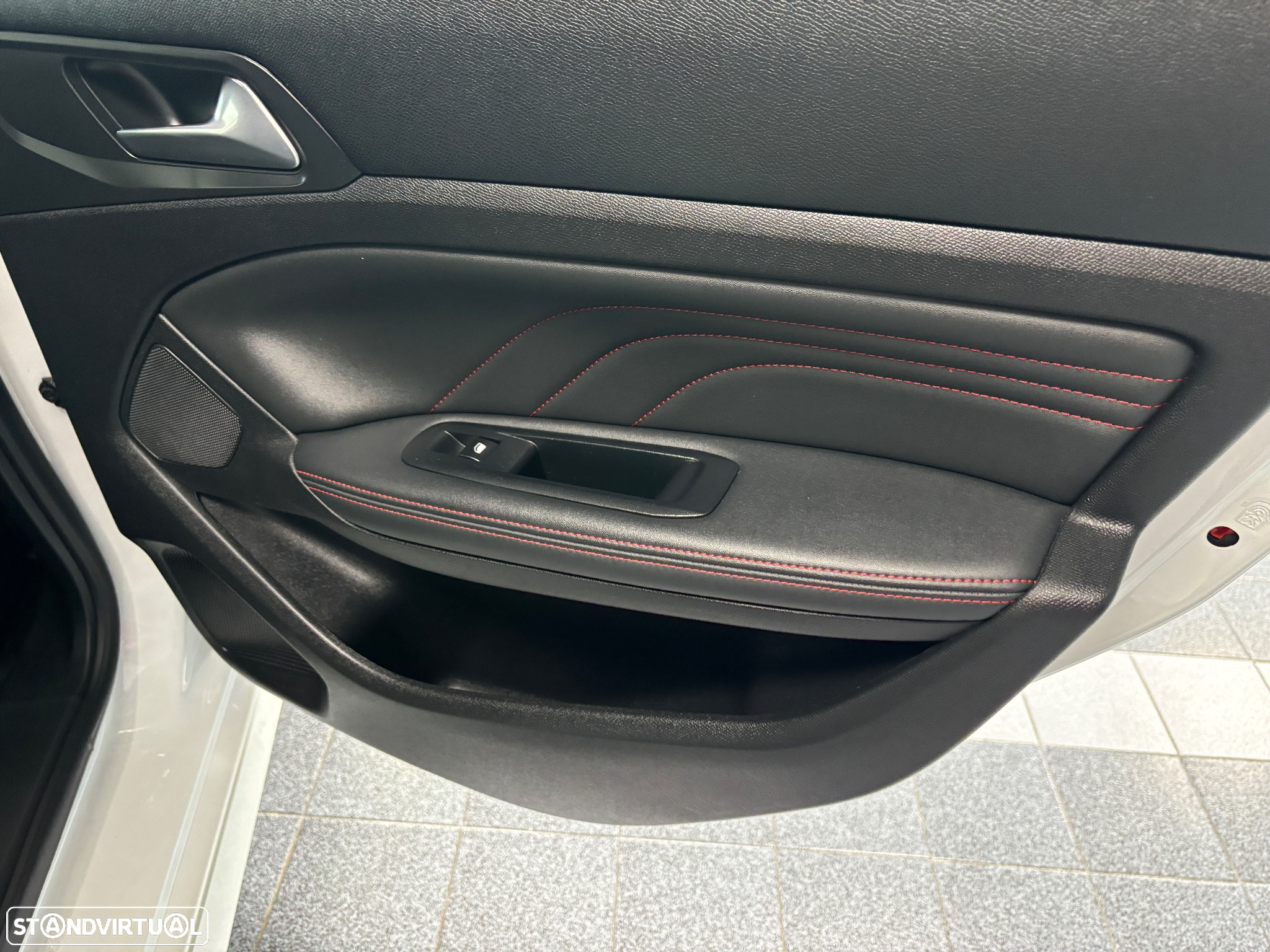 Peugeot 308 1.5 BlueHDi GT Line EAT8 - 29