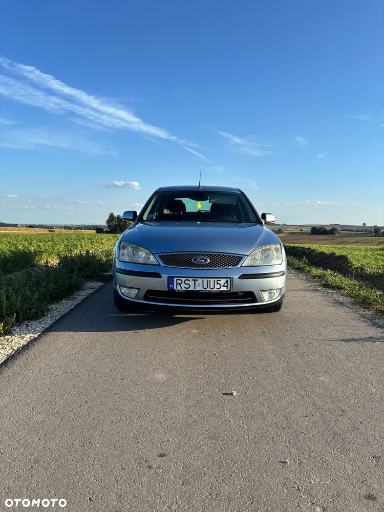 Ford Mondeo 2.0 Ghia - 9