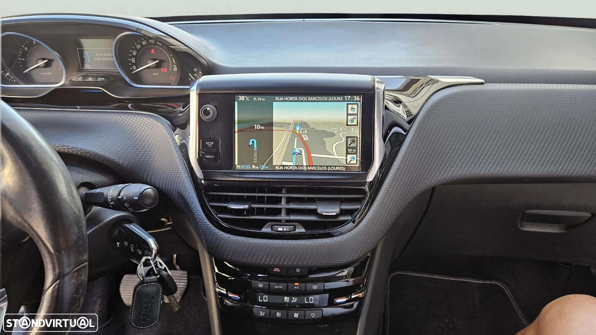 Peugeot 2008 1.2 PureTech Allure - 16