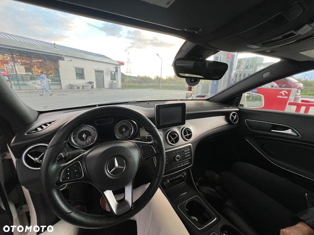 Mercedes-Benz CLA - 9