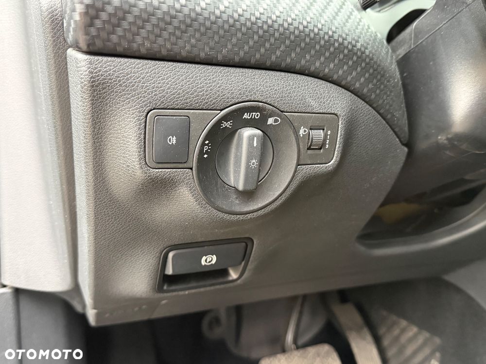 Mercedes-Benz GLA - 23