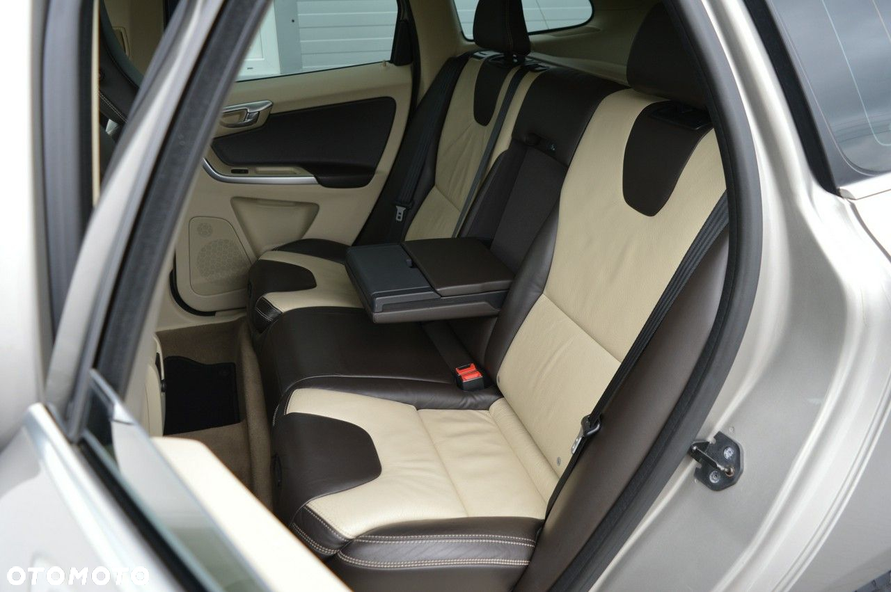 Volvo XC 60 D3 Momentum - 34