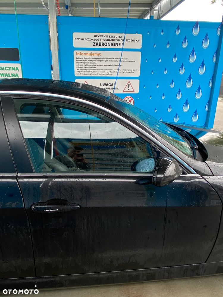 BMW Seria 3 325i - 7