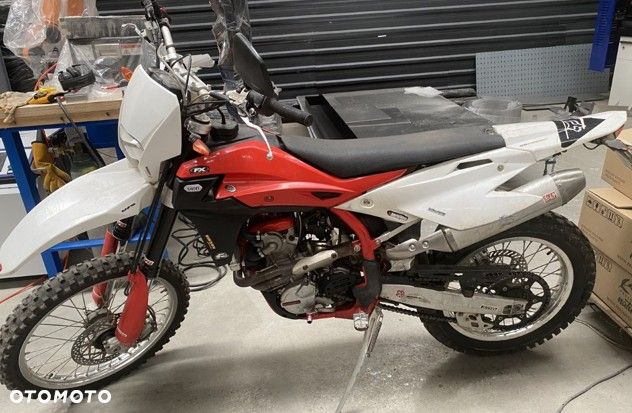 SWM RS 300 R - 4
