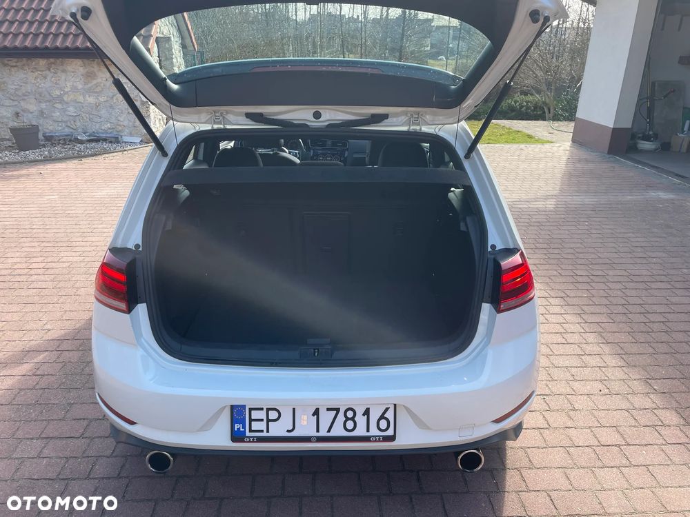 Volkswagen Golf GTI Performance BlueMotion Technology DSG - 11