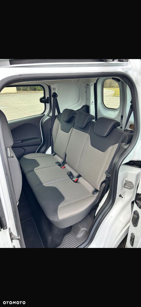 Ford Transit Courier - 7