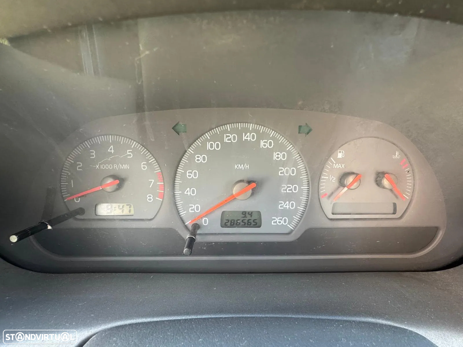 Volvo S40 1.6 - 10