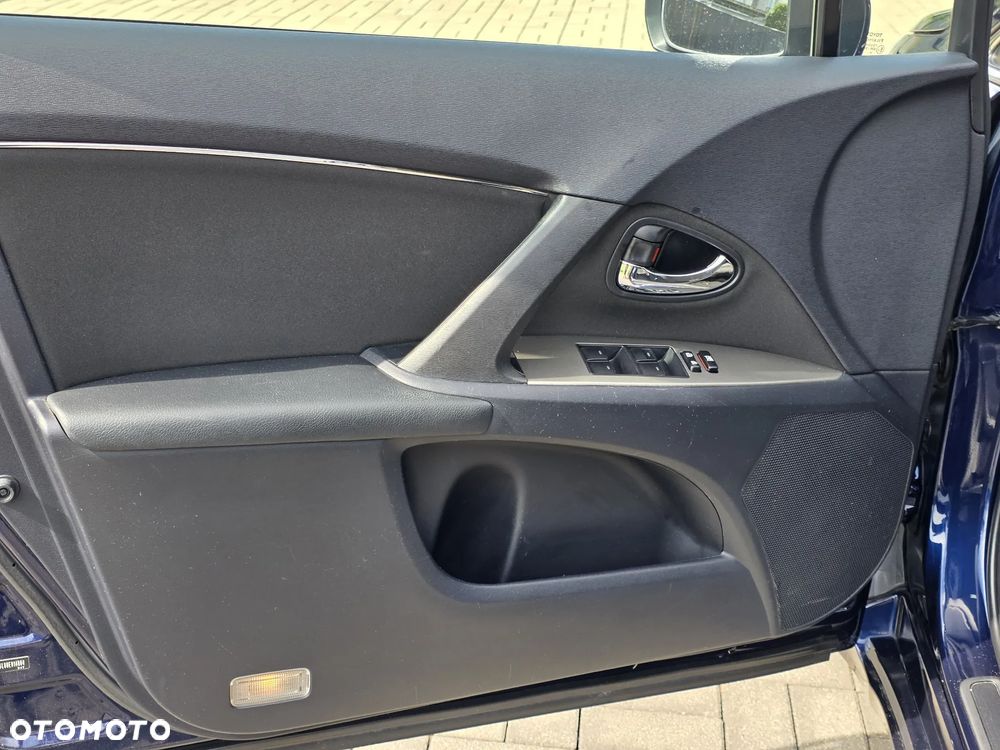 Toyota Avensis - 26