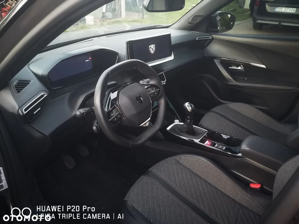 Peugeot 2008 PureTech 100 Allure S&S BVM6 - 15