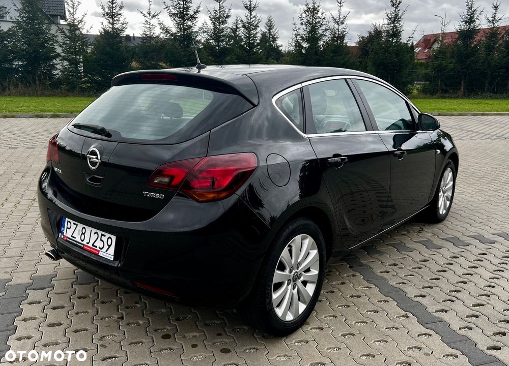 Opel Astra 1.6 Turbo Cosmo - 5