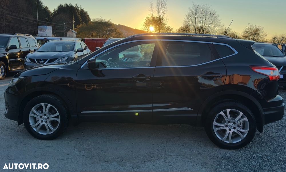 Nissan Qashqai 1.6 DCI 4 x 4 DPF tekna - 17