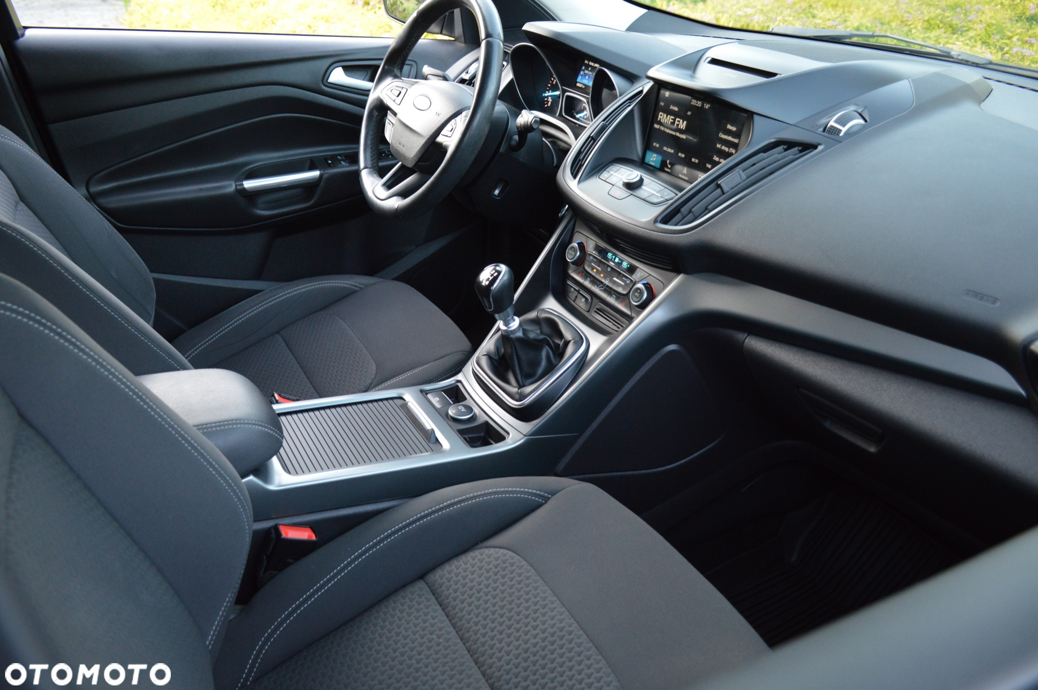 Ford Kuga 1.5 EcoBoost 2x4 Black & Silver - 23
