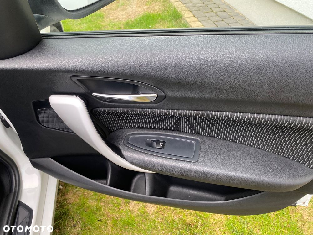 BMW Seria 1 118i - 28