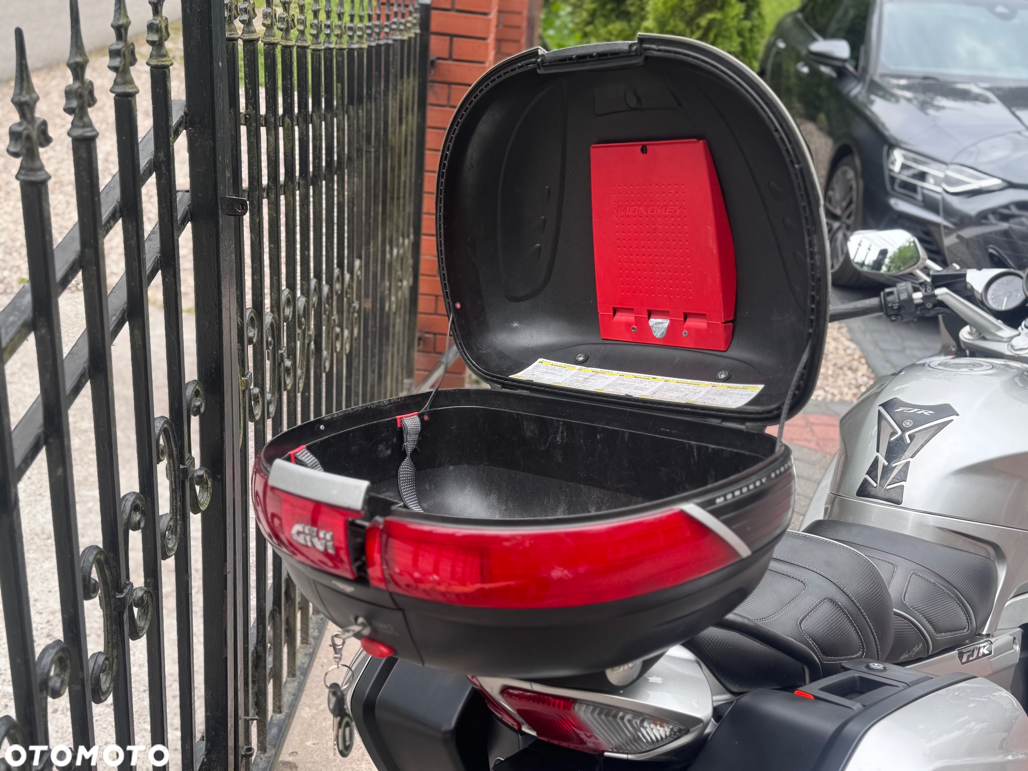 Yamaha FJR - 27