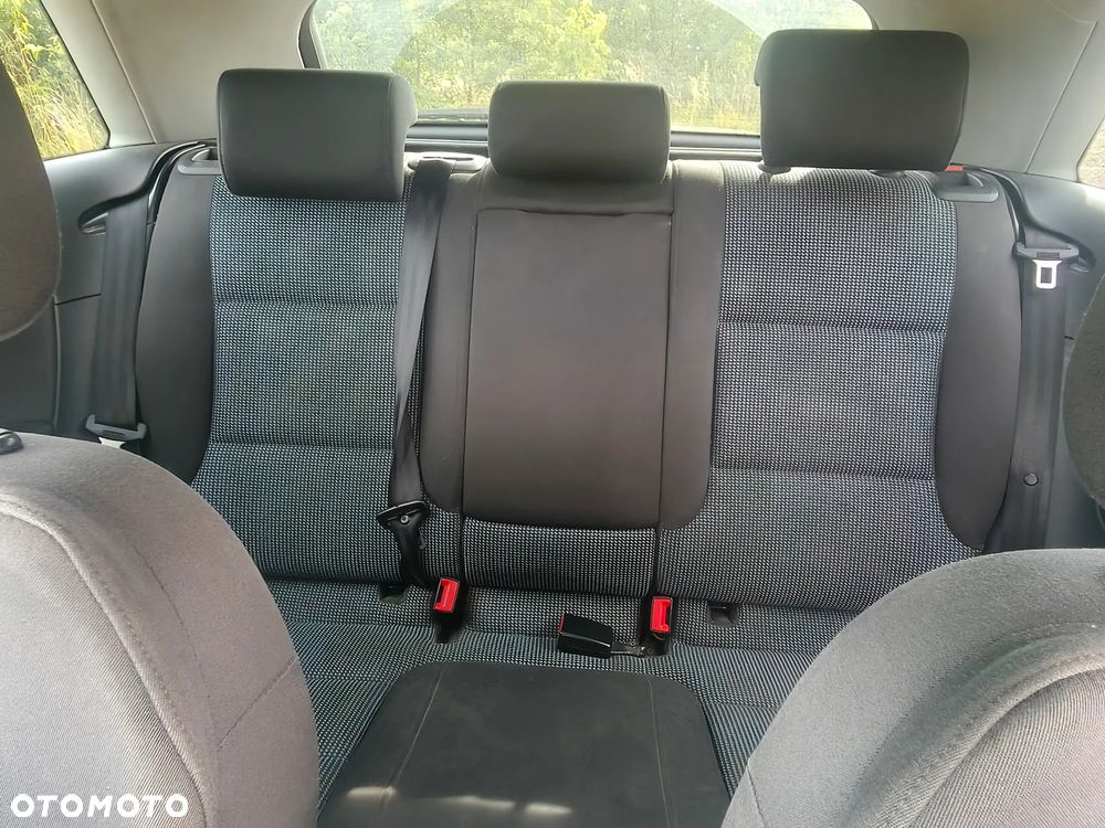 Audi A3 3-drzwiowe 1.6 TDI DPF Ambition - 10
