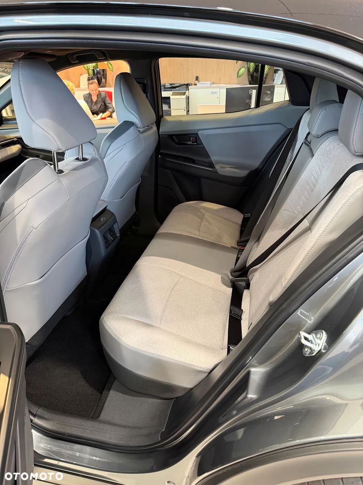 Toyota C-HR+ 77kWh 4x4 Executive - 9