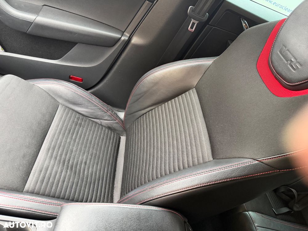 Skoda Octavia 2.0 TDI DSG RS - 11