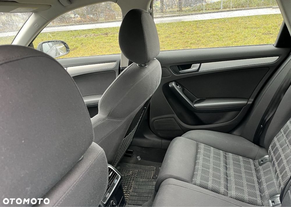 Audi A4 Limousine - 5
