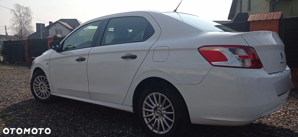 Peugeot 301 1.6 VTi Allure - 2