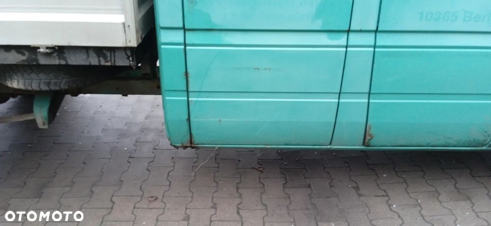 Mercedes-Benz Sprinter 208 - 23