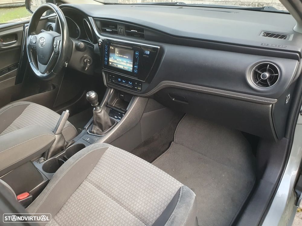 Toyota Auris Touring Sports 1.4 D-4D Comfort+Pack Sport - 31