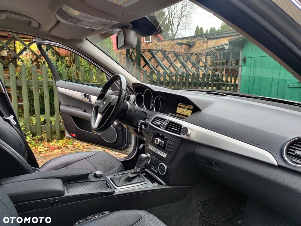 Mercedes-Benz Klasa C 250 T (BlueEFFICIENCY) 7G-TRONIC Avantgarde - 17