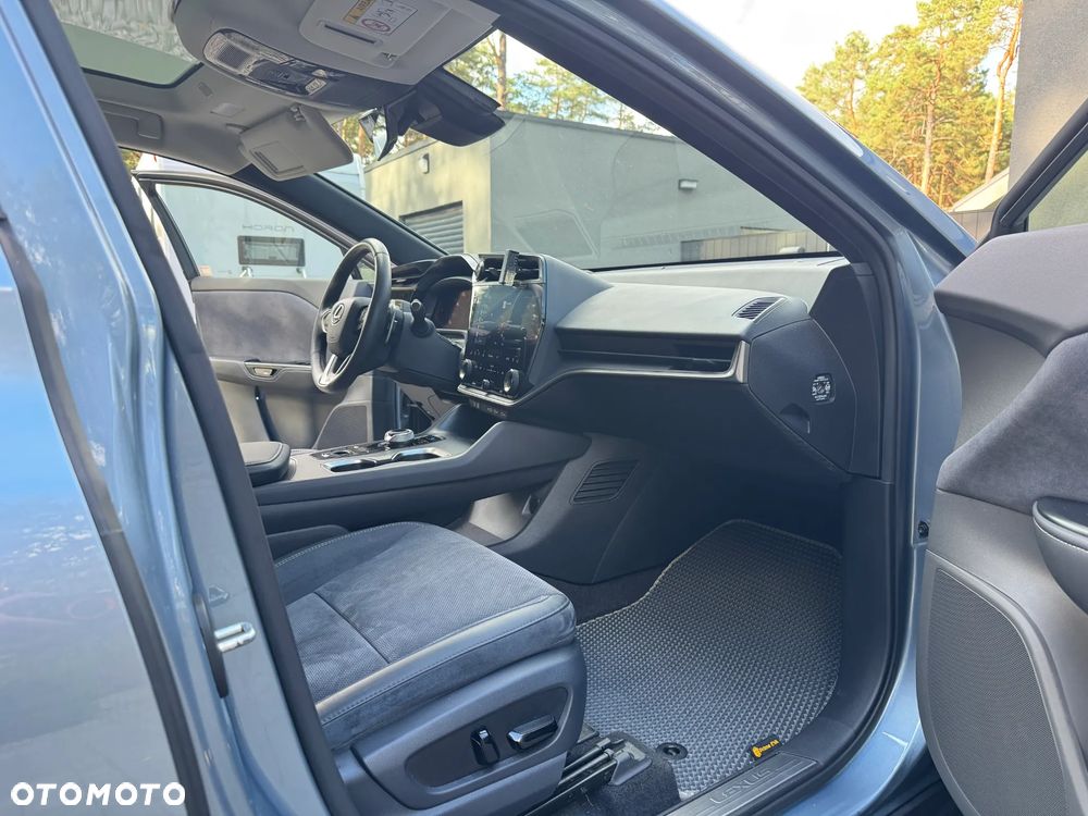 Lexus RZ 450e Omotenashi DIRECT4 - 24