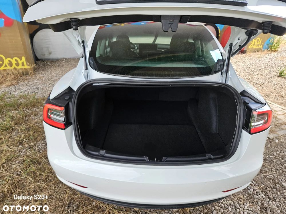 Tesla Model 3 - 14