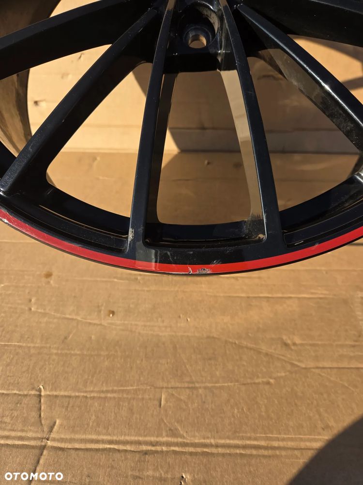 Felga alumiowa VW Golf VIII 8 19 Cali Gti Gtd R 5H0601025AH 8J-Nx19H2 ET 50 - 9