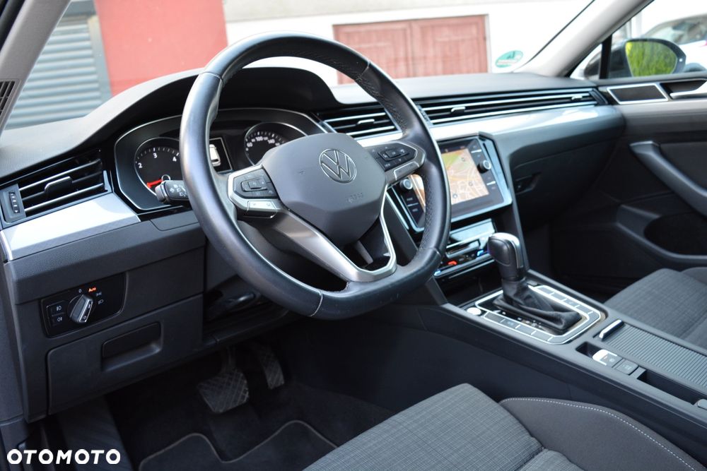 Volkswagen Passat 2.0 TDI SCR DSG Business - 9