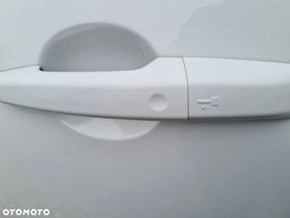 Land Rover Discovery Sport 2.0 TD4 HSE - 10