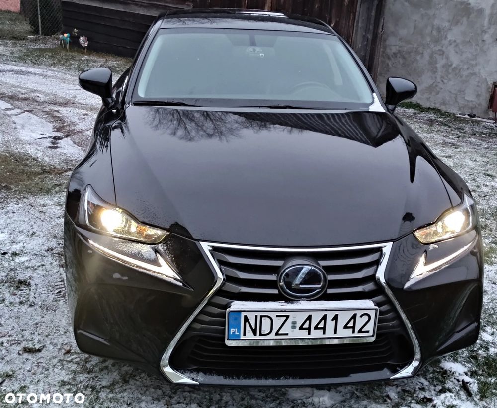 Lexus IS 300h Black - 1
