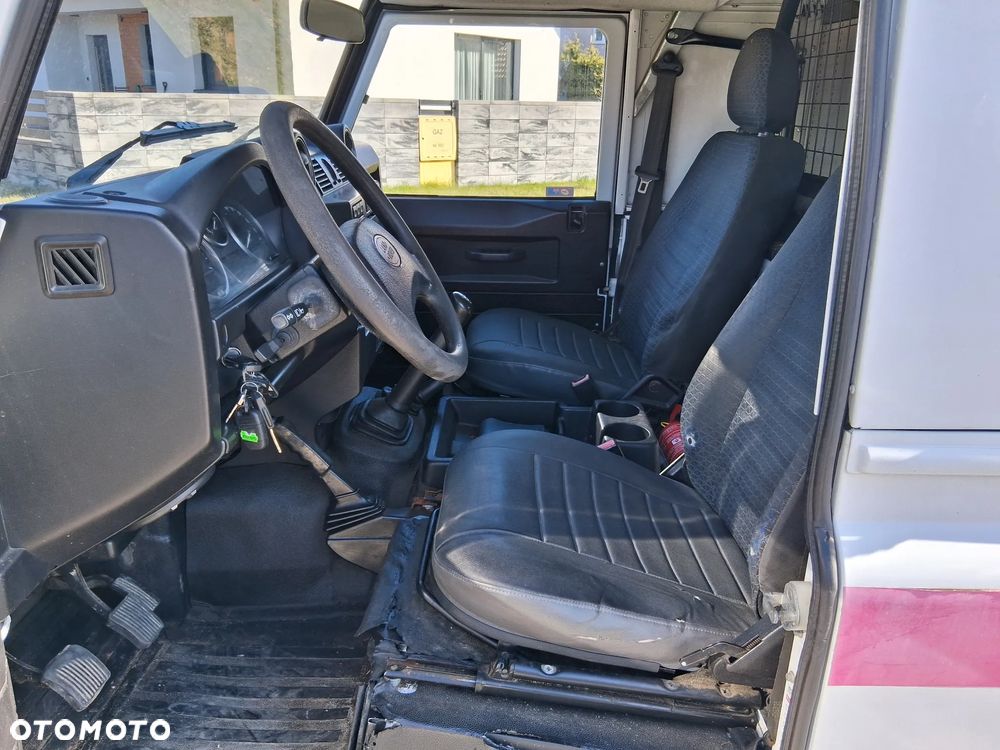 Land Rover Defender 90 Hard Top E - 10