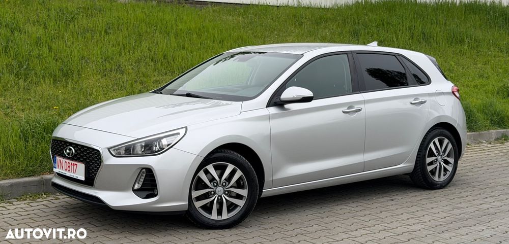 Hyundai i30 1.6 CRDI Premium - 1