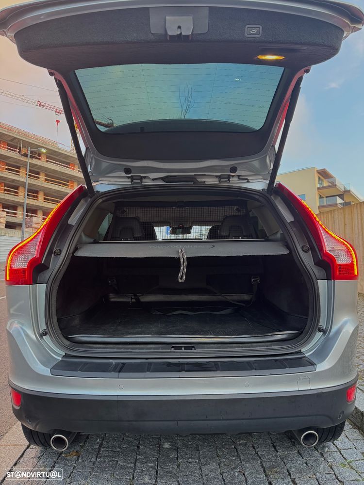 Volvo XC 60 2.4 D5 VOR Ocean Race AWD Geartronic - 18