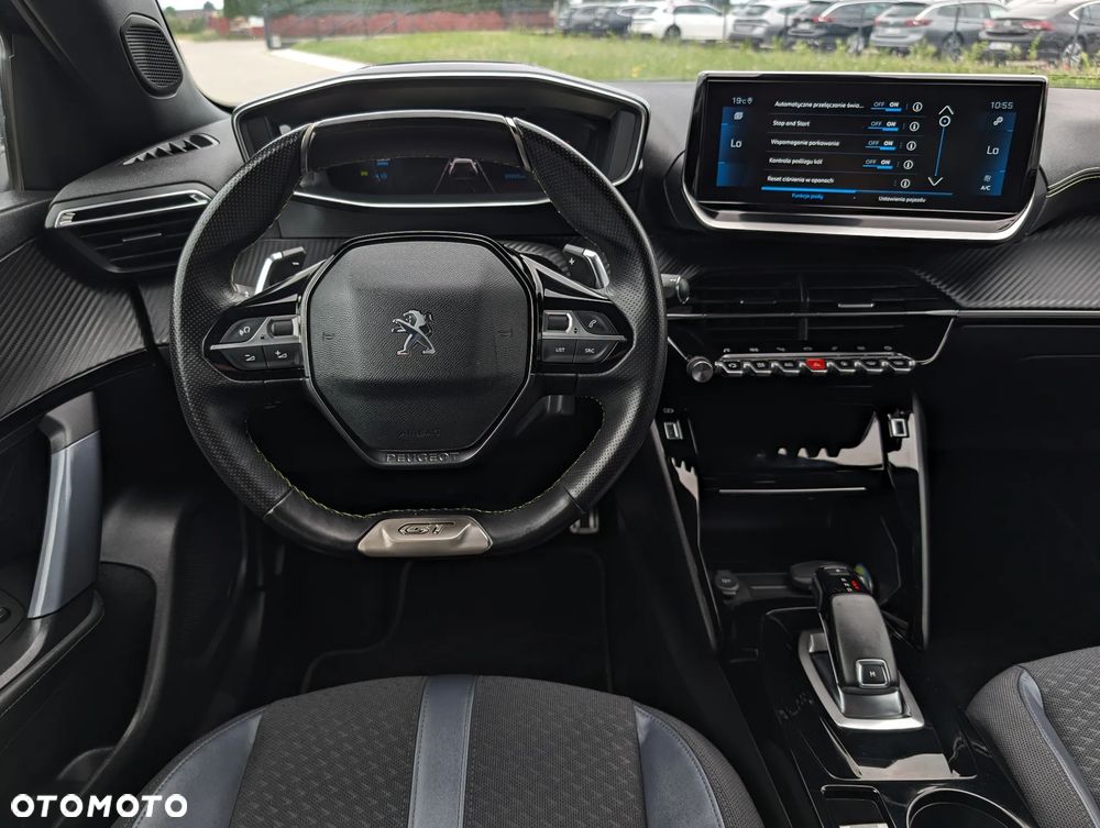 Peugeot 2008 PureTech 130 EAT8 GT - 25