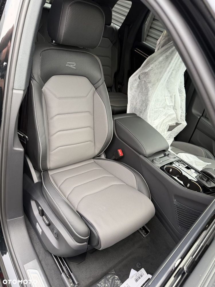 Volkswagen Touareg - 11