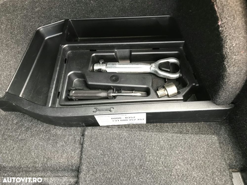 BMW Seria 3 320i Aut. - 38