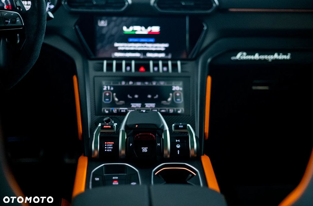 Lamborghini Urus Standard - 17