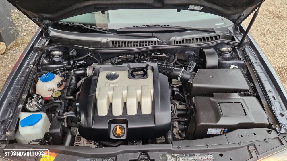 VW Jetta 1.9 TDi Confortine DSG - 14