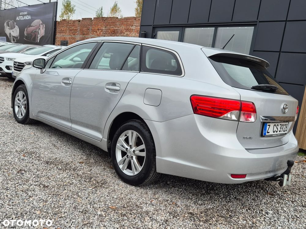 Toyota Avensis Touring Sports 1.8 Comfort - 8