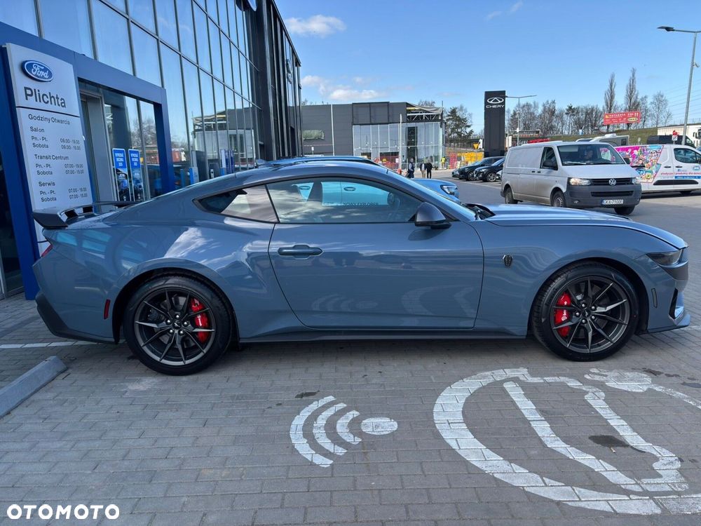 Ford Mustang - 6