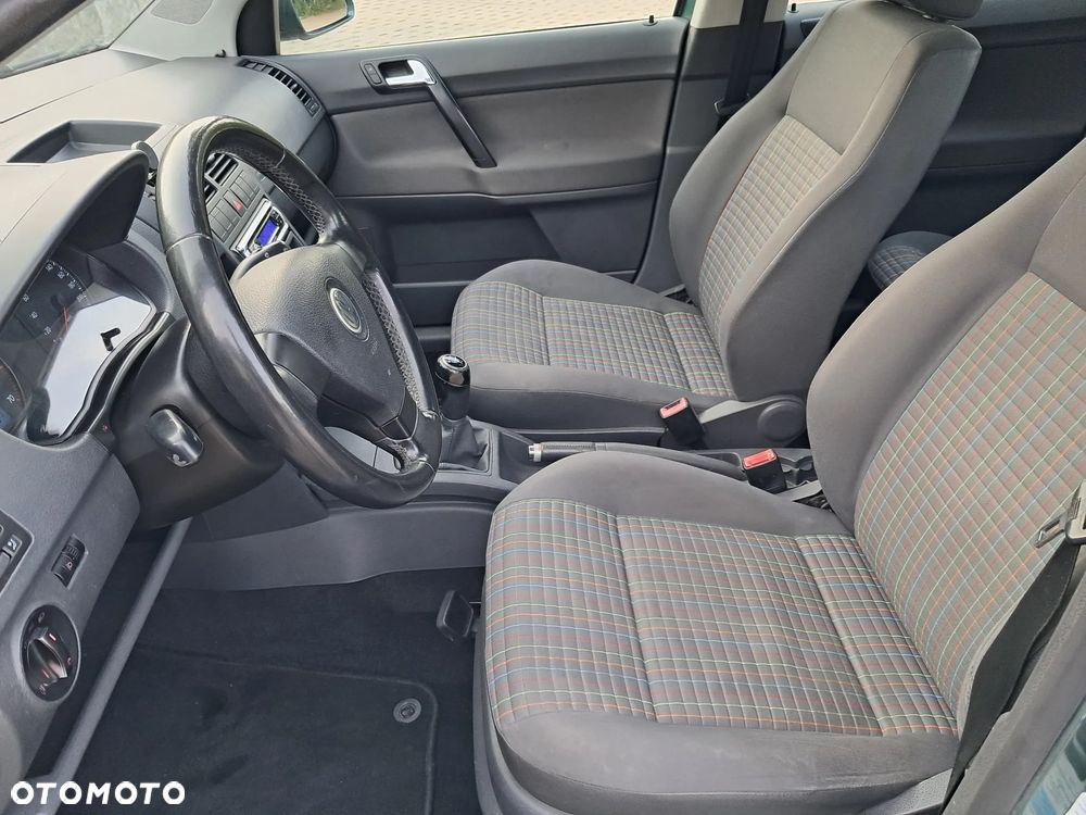 Volkswagen Polo 1.4 16V Comfortline - 15