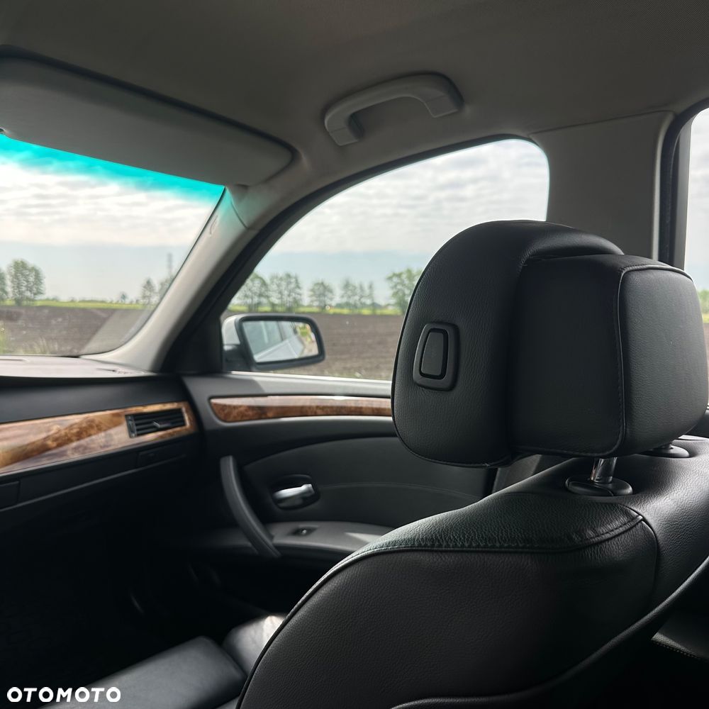 BMW Seria 5 520i - 12